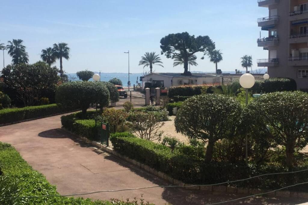 Charmant Appartement Bord De Mer, Plage カーニュ・シュル・メール エクステリア 写真